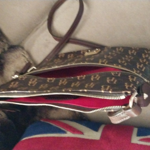 Dooney logo coated cotton shoulder bag never used. Extra long adj.strap. Rich - Picture 8 of 8